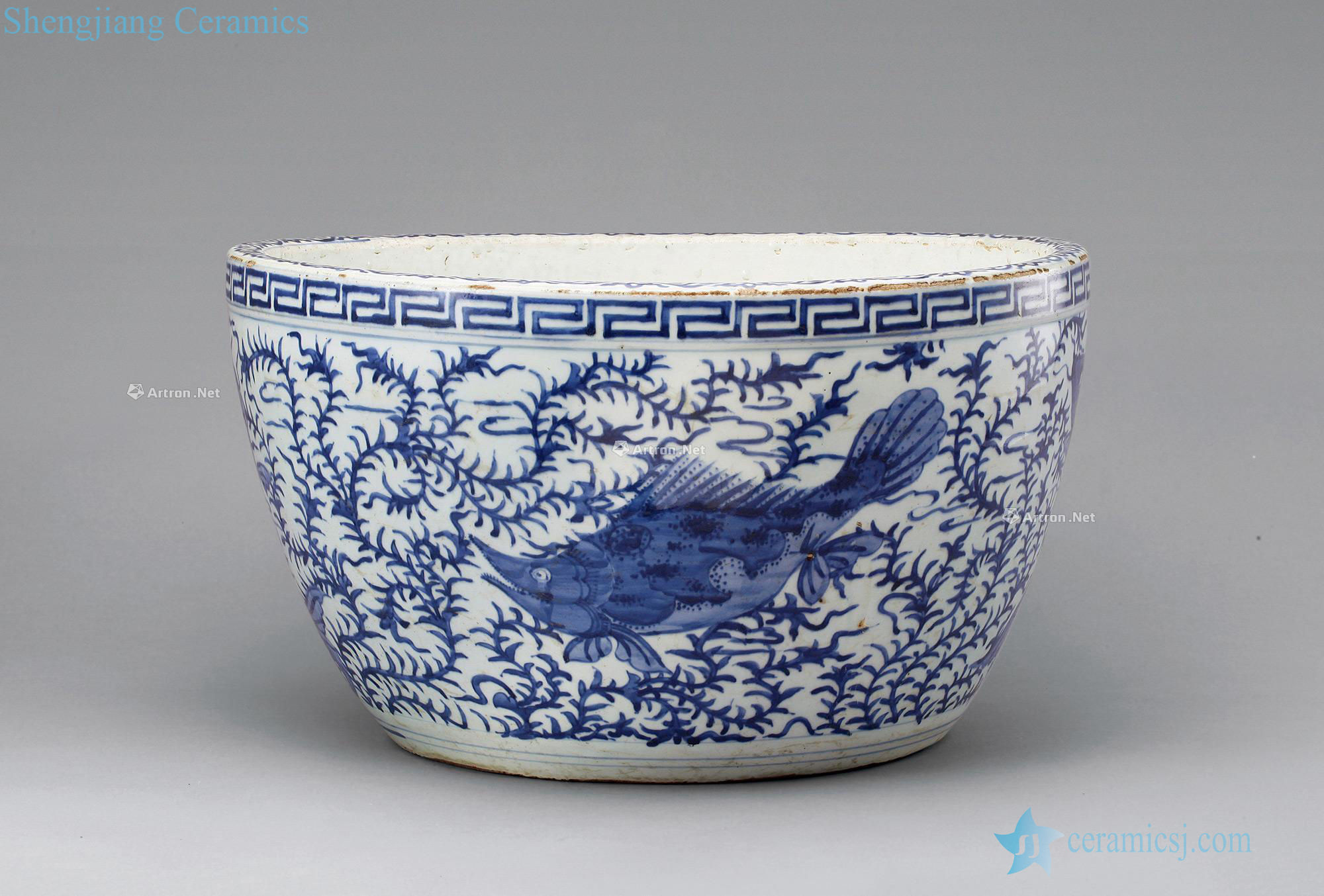Ming Blue and white fish grain cylinder