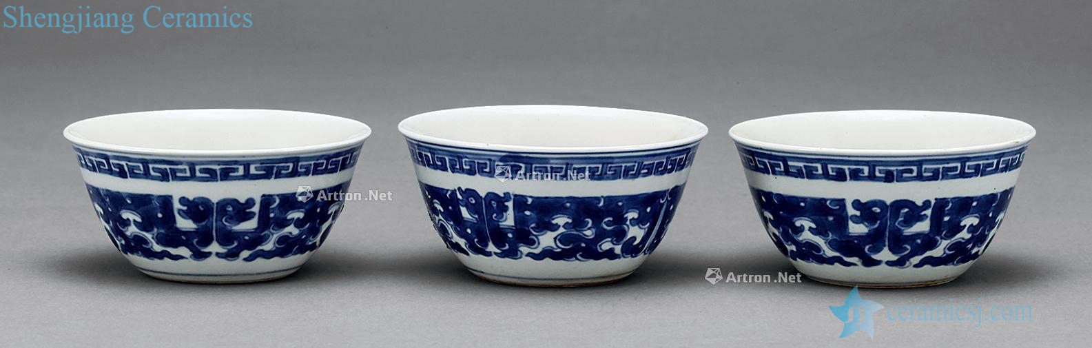 Qing qianlong Blue and white dragon grain cup (three)