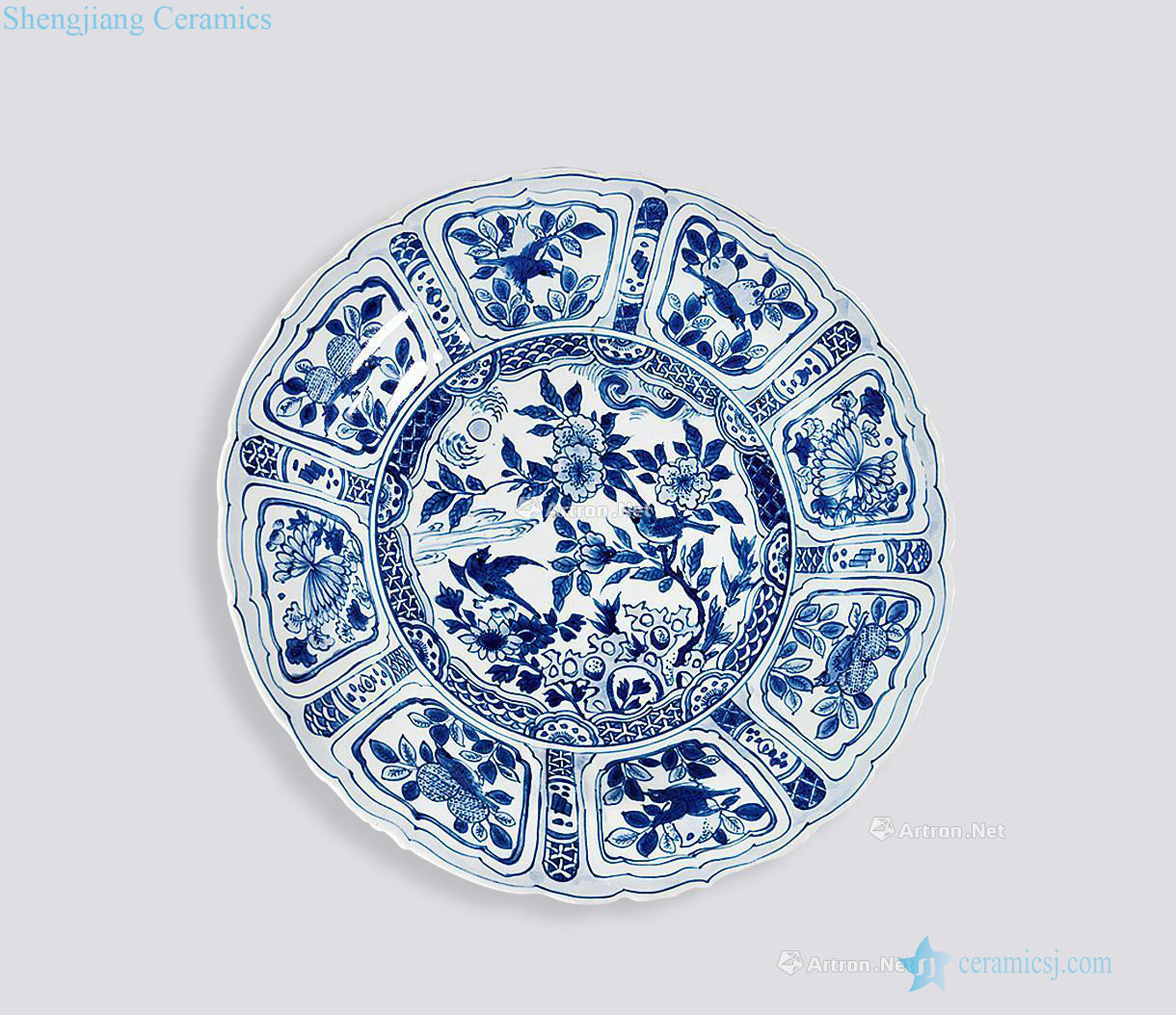 Ming wanli Blue and white flower on disk