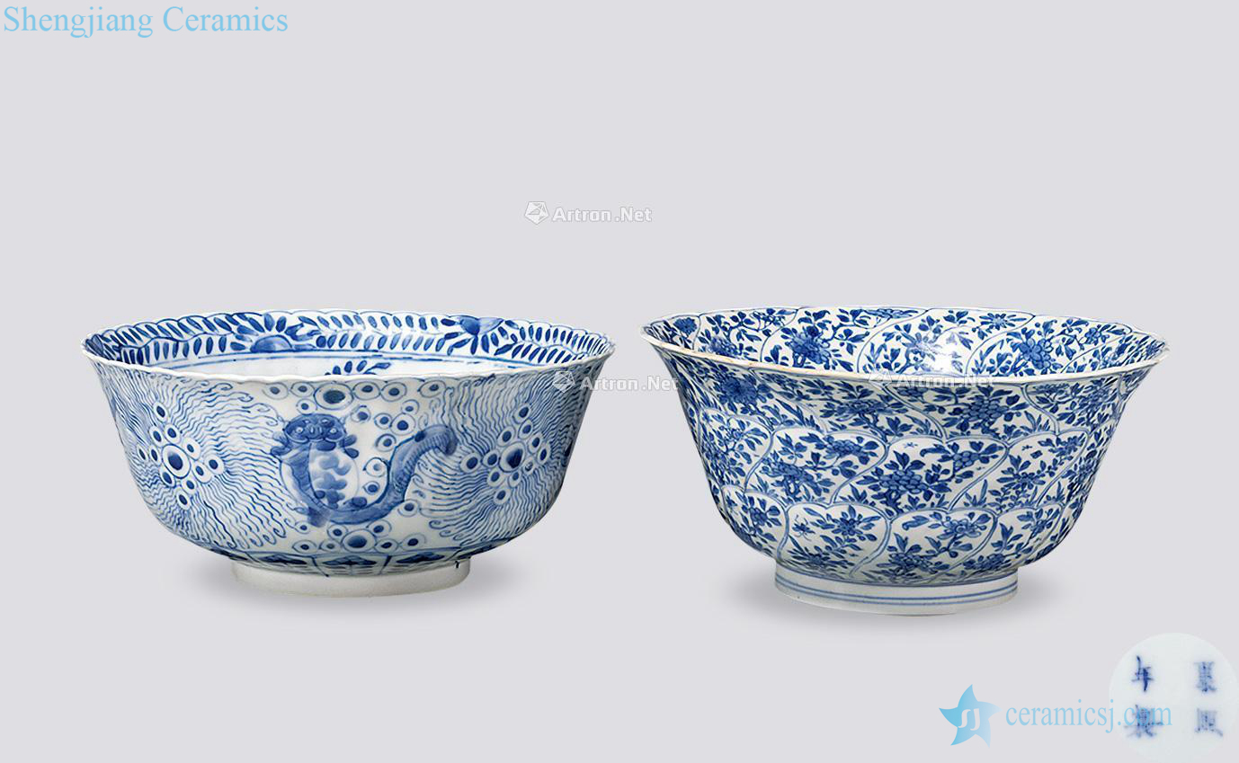 The qing emperor kangxi Blue and white flower bowl, fish, crab lines bowl