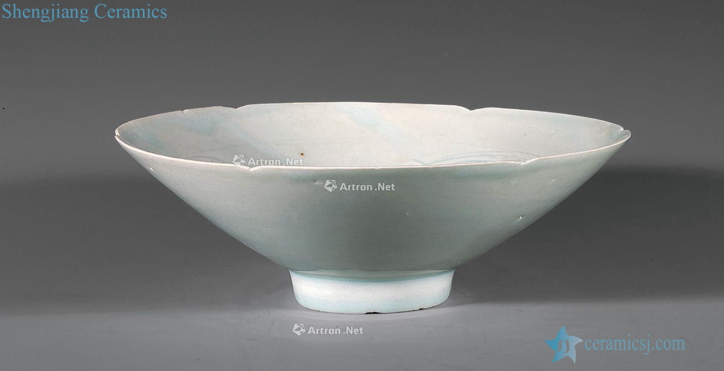 The song dynasty Jingdezhen kiln carved grain bowl