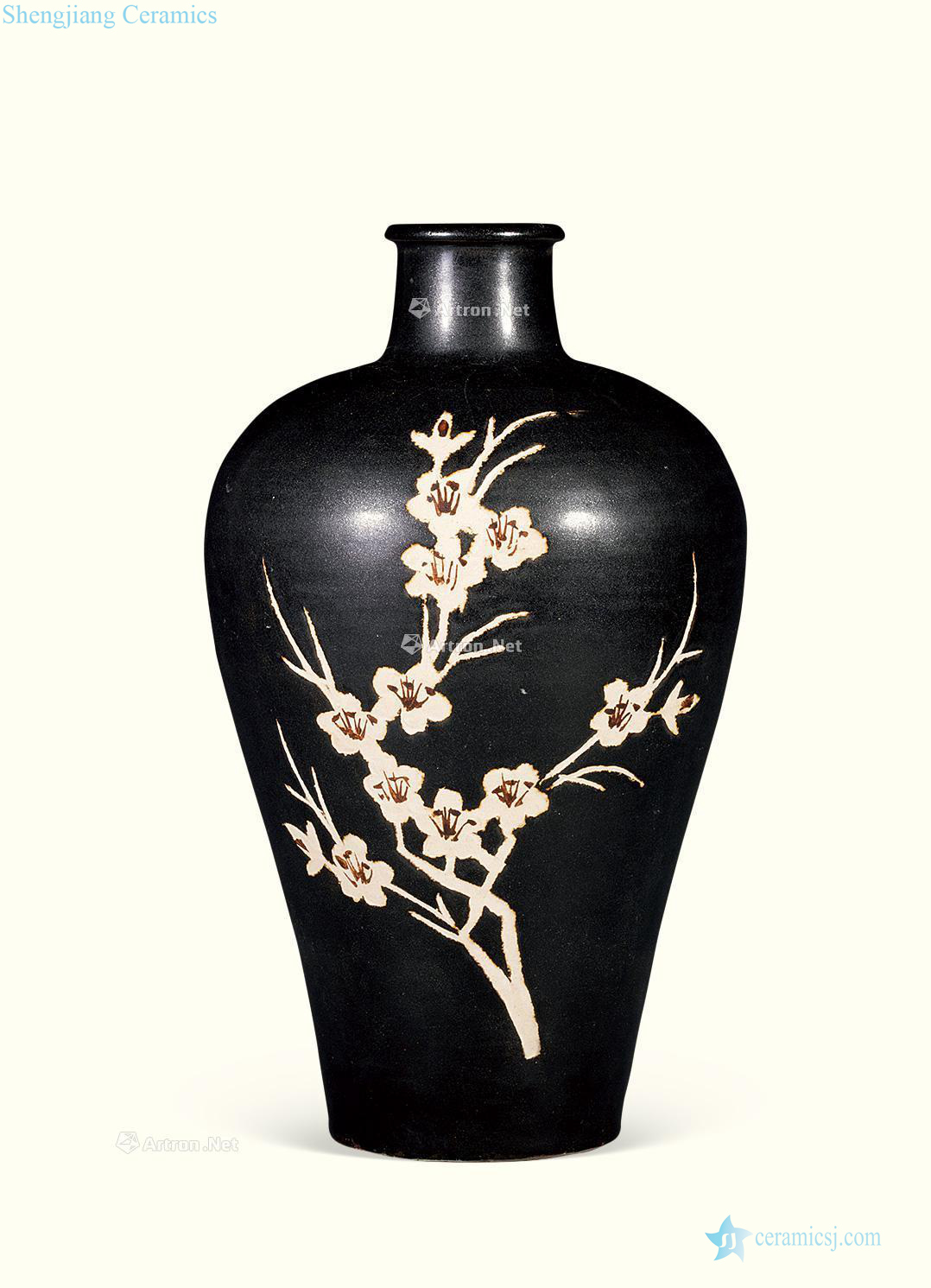 The song dynasty Jizhou kiln carved paper-cut flowers blow leakage plum flower grain mei bottle