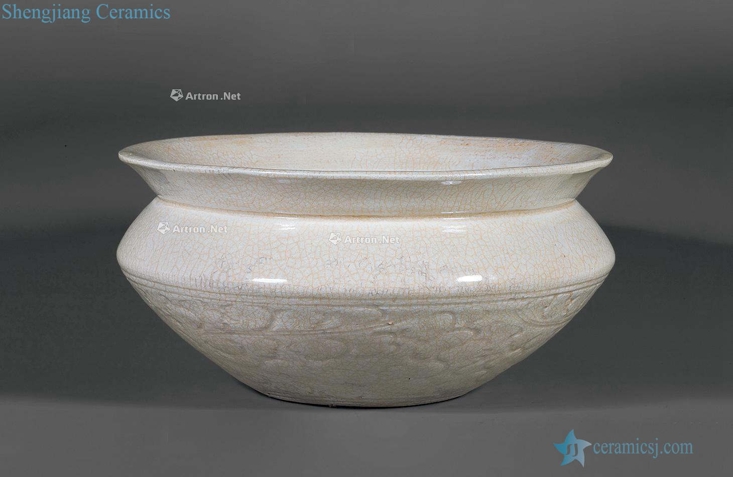 The song dynasty Jingdezhen kiln carved bowl