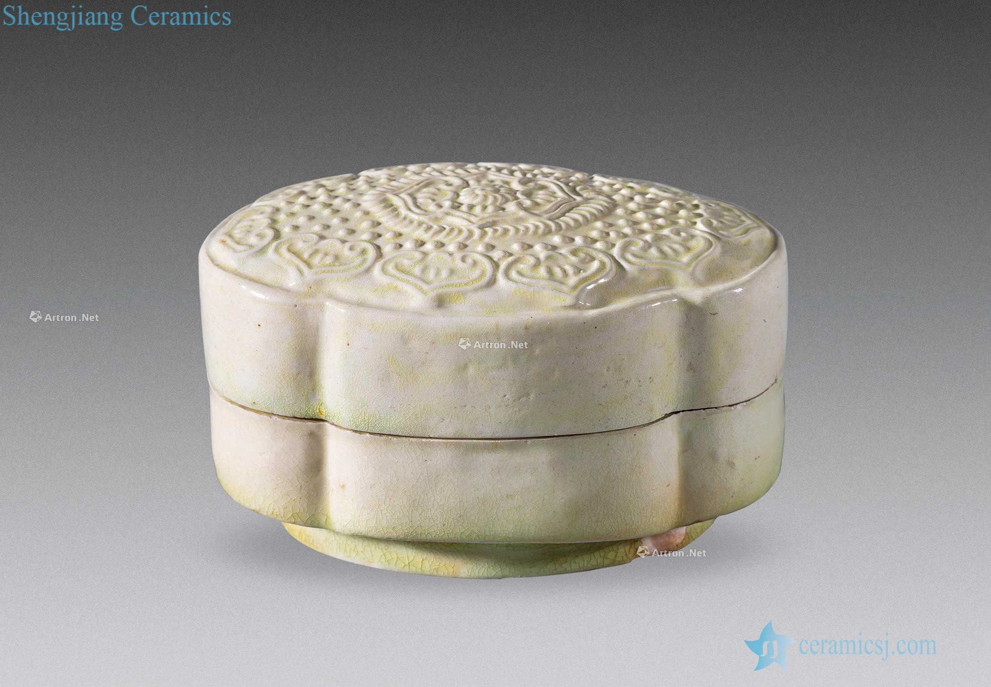 The tang dynasty Xing kiln white glaze powder compact