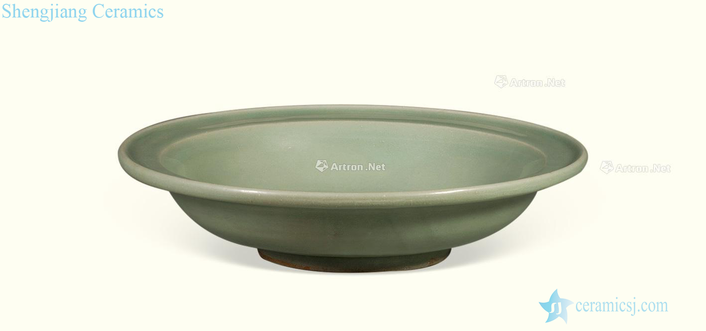 The southern song dynasty Longquan celadon fold along the plate