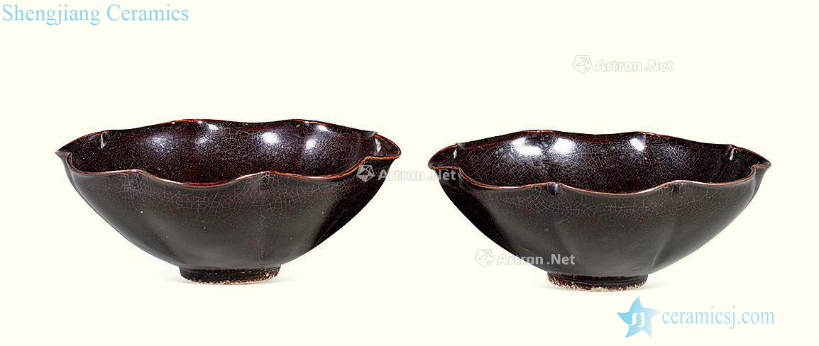 The song dynasty Jizhou kiln mouth black glaze flower lamp (a)