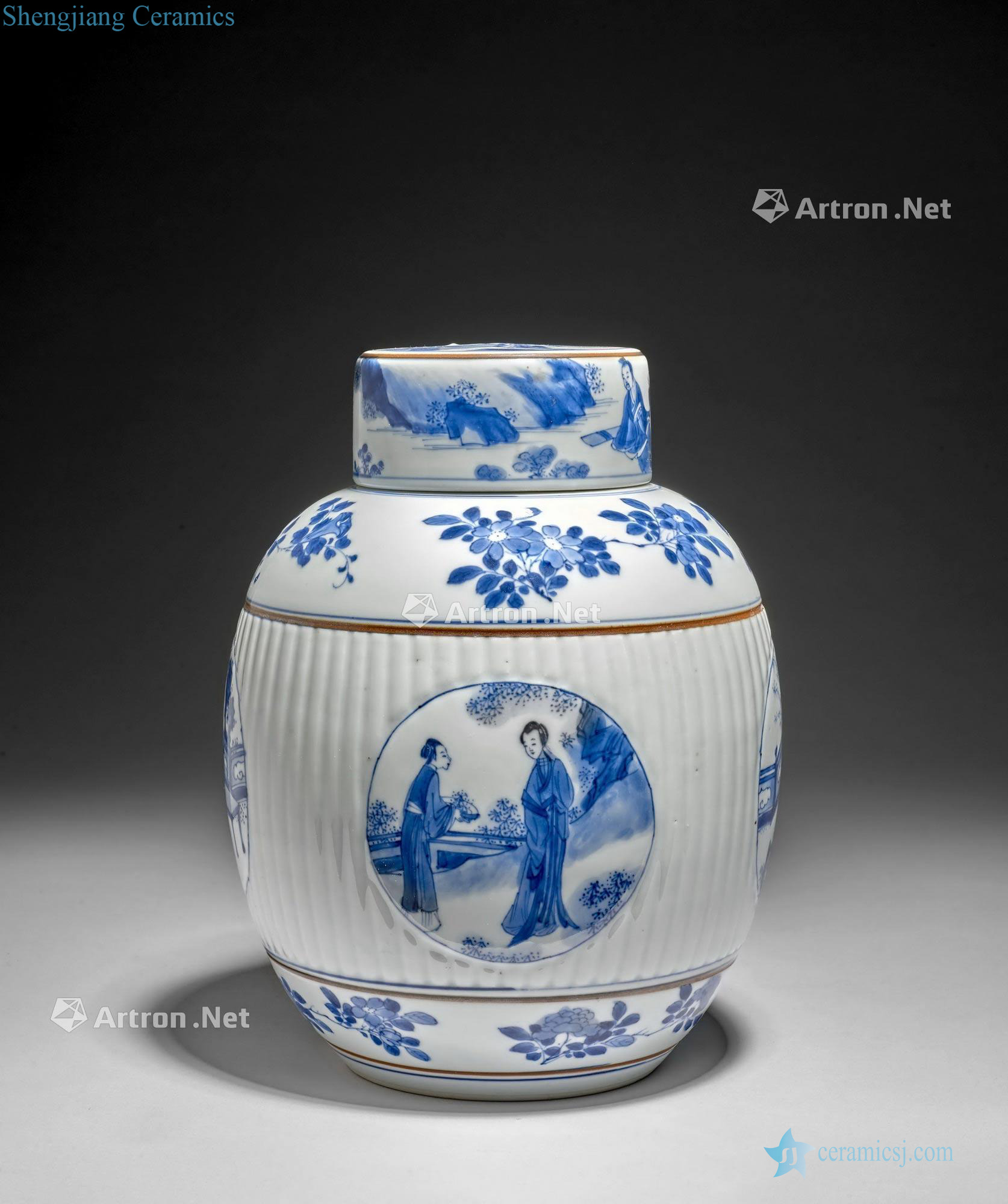 China, the Qing dynasty, Kangxi period (1662-1722), A blue and white porcelain jar and cover