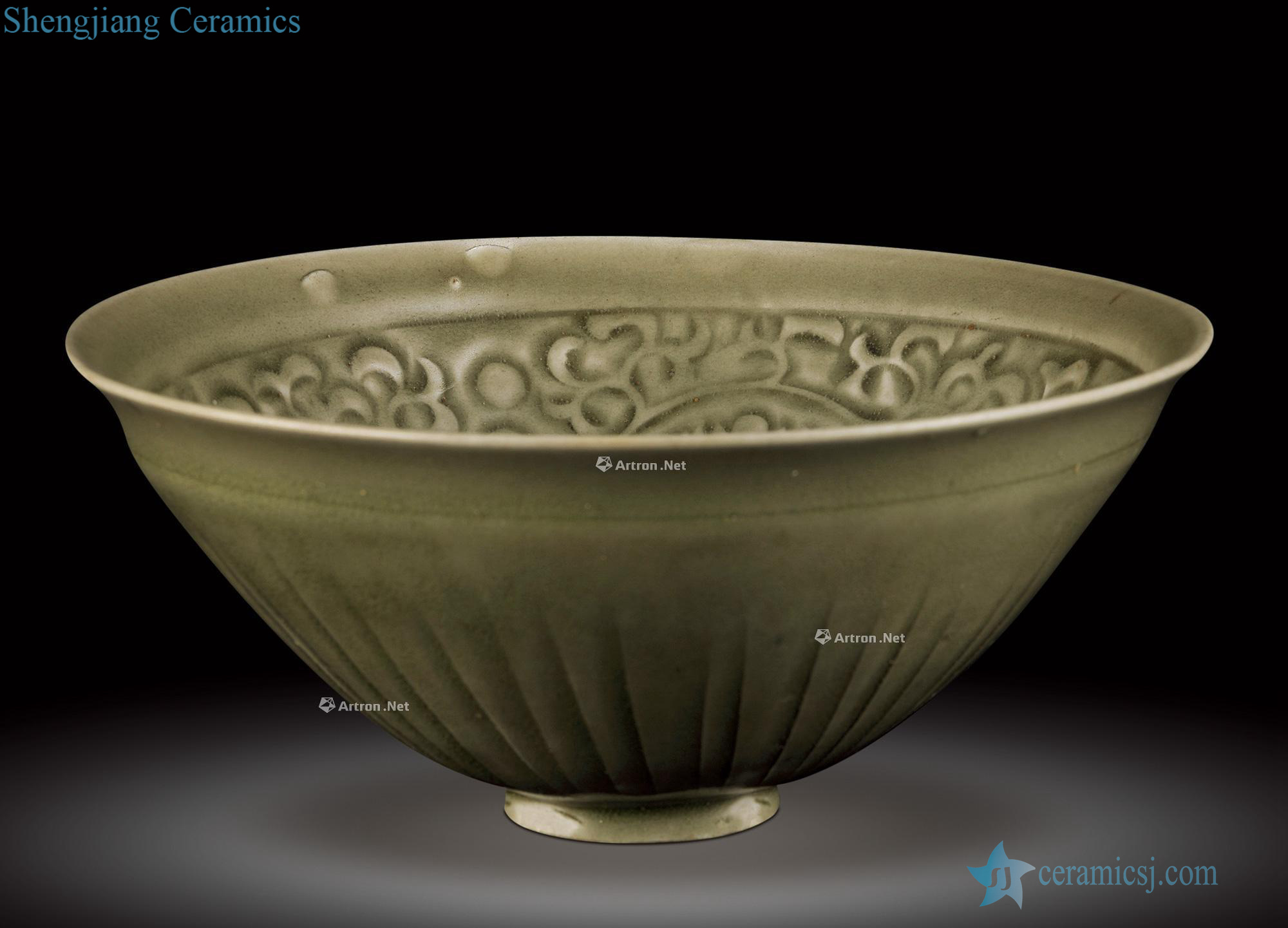 The song dynasty Yao state green glazed carved flowers green-splashed bowls