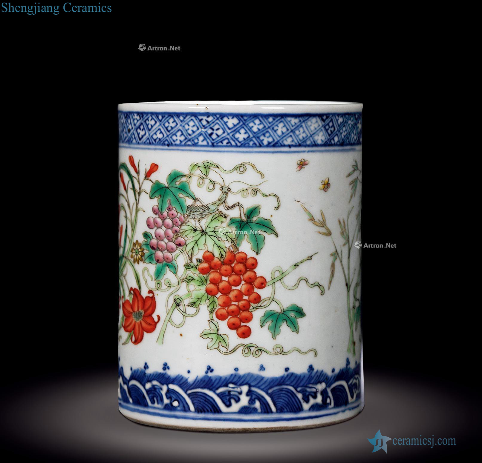 Qing porcelain enamel flower tattoo pen container