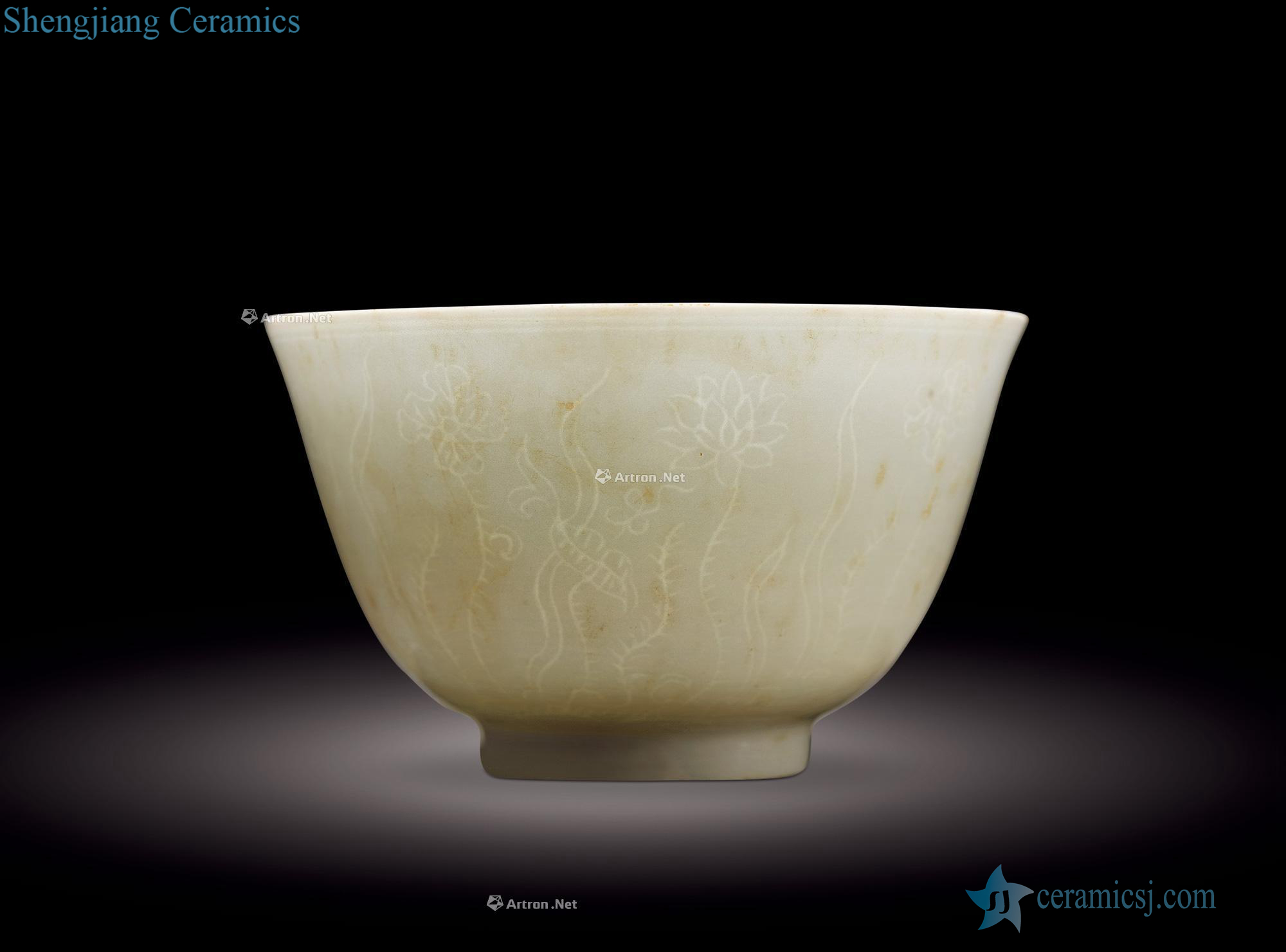 Ming White glazed dark carved flower grain cup