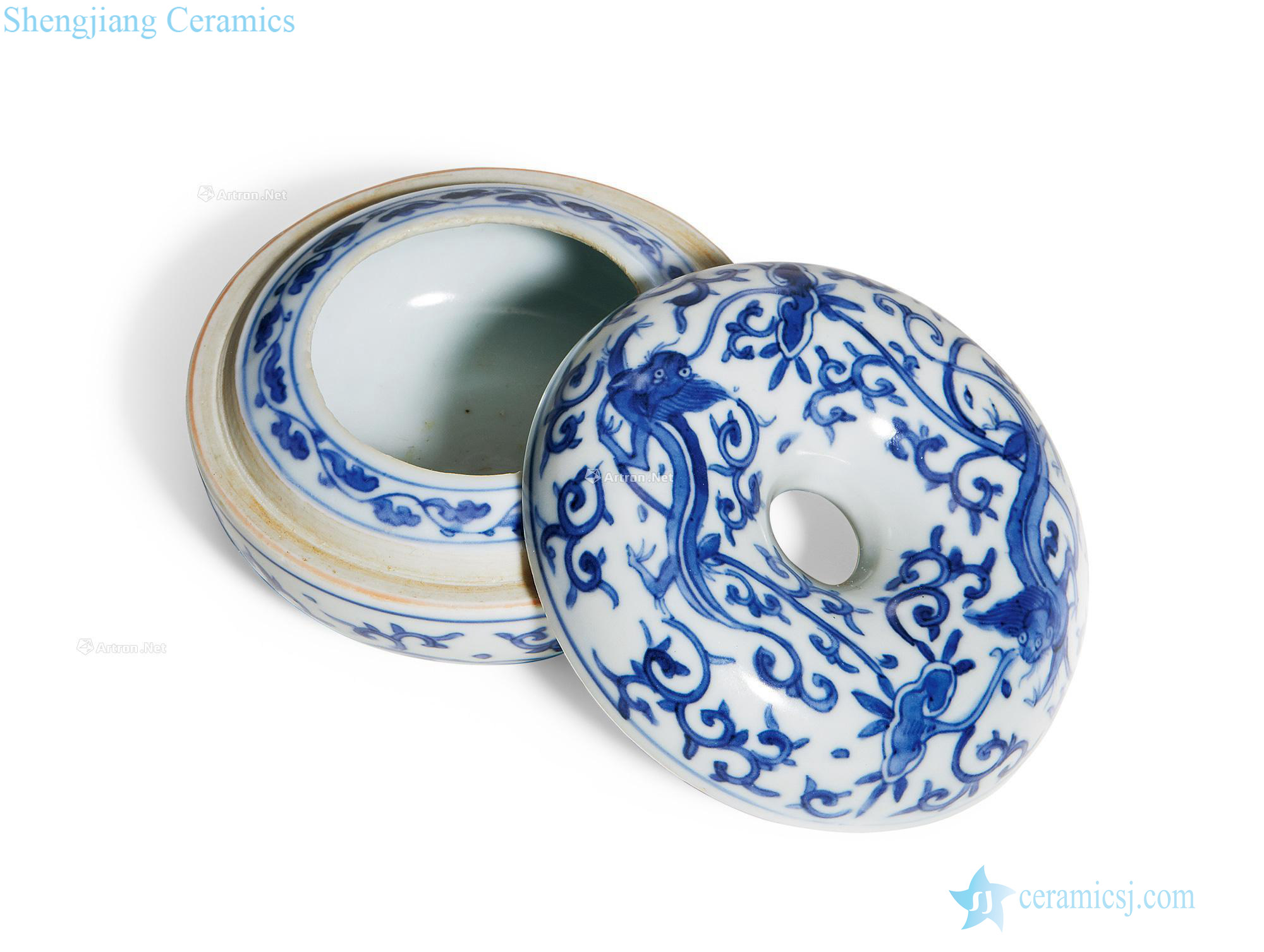 Ming wanli Blue and white longnu wear pattern box