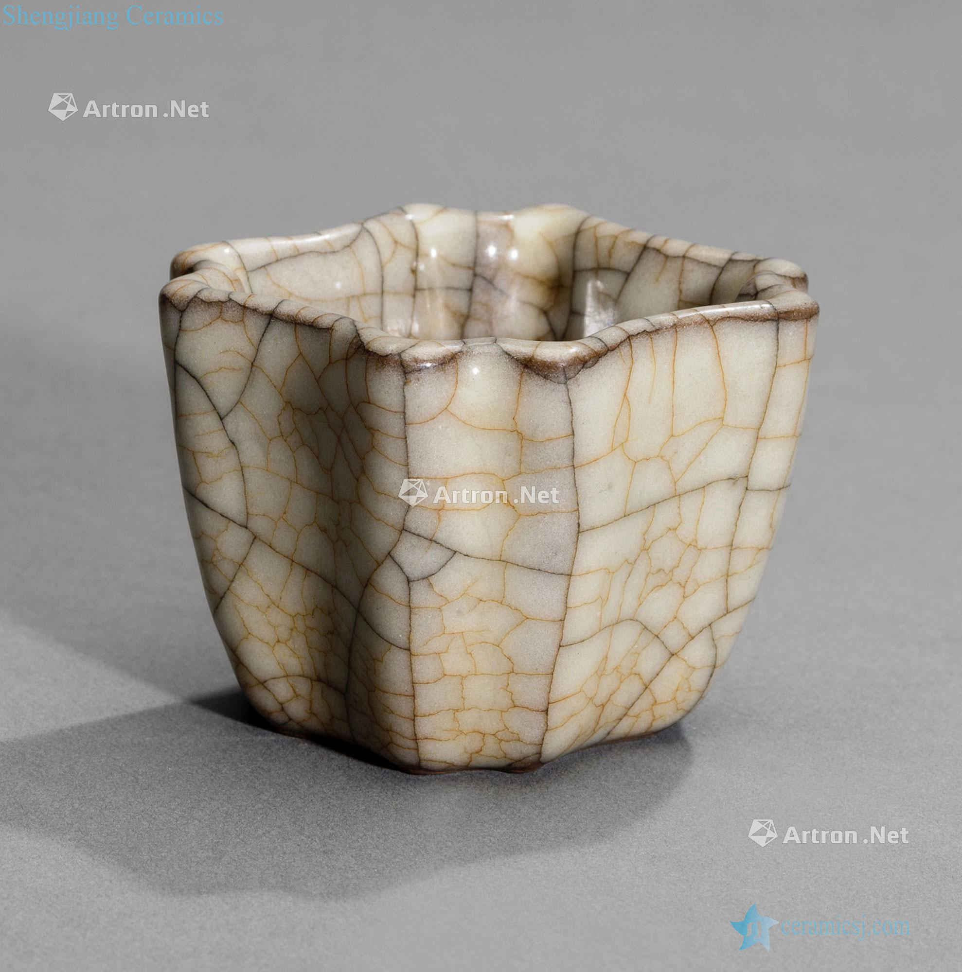 The yuan/Ming The elder brother of the rare glaze ice cup