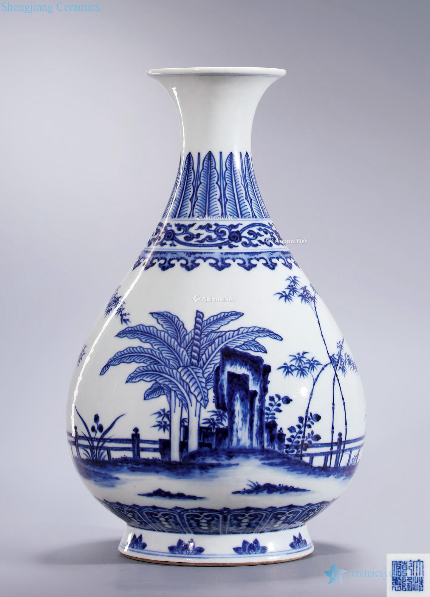 Qing qianlong Blue and white hole stone plantain grain okho spring bottle