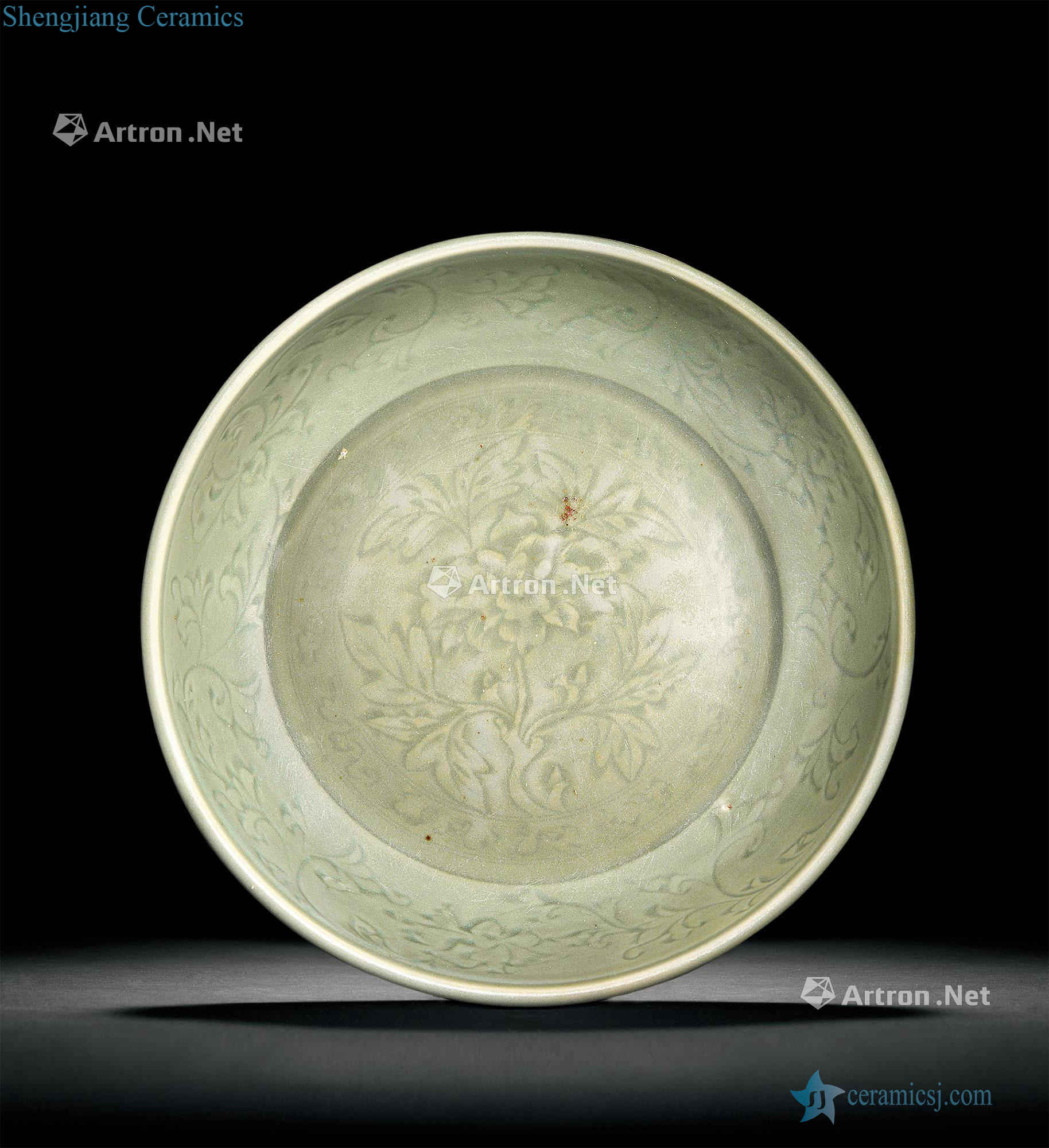 Ming Longquan celadon green glazed carved peony tray