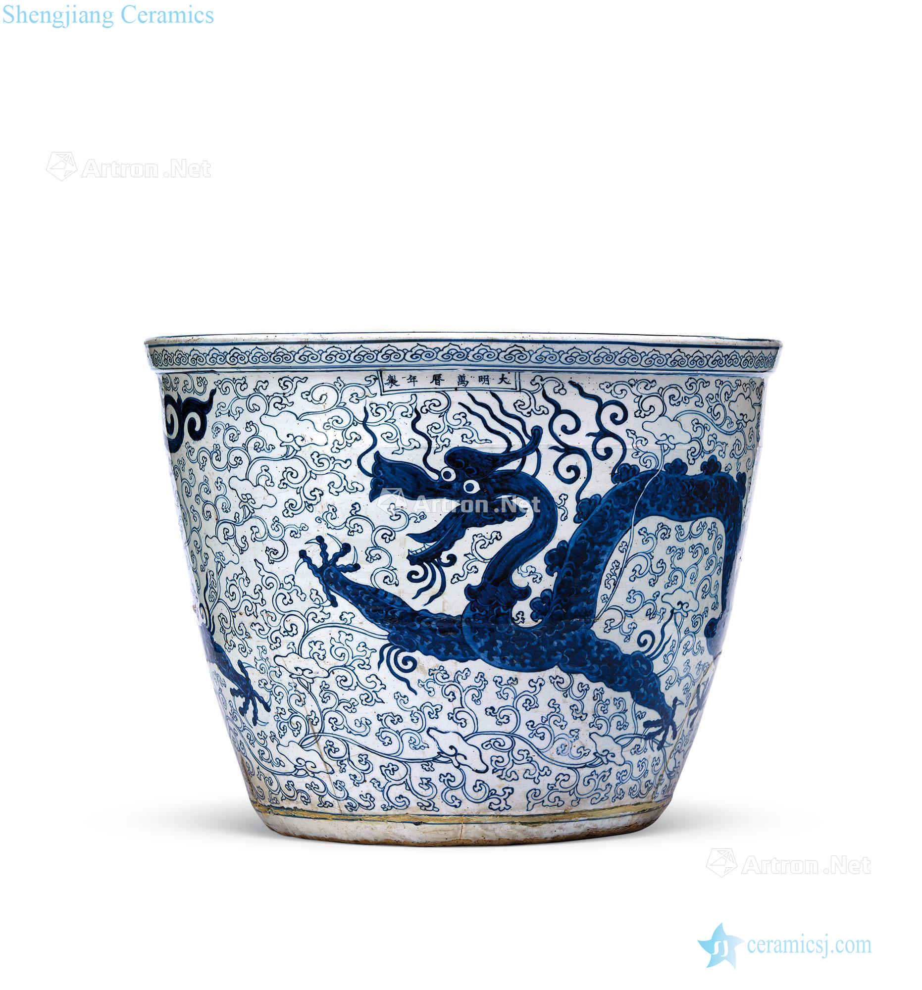 Ming wanli Blue and white dragon cylinder