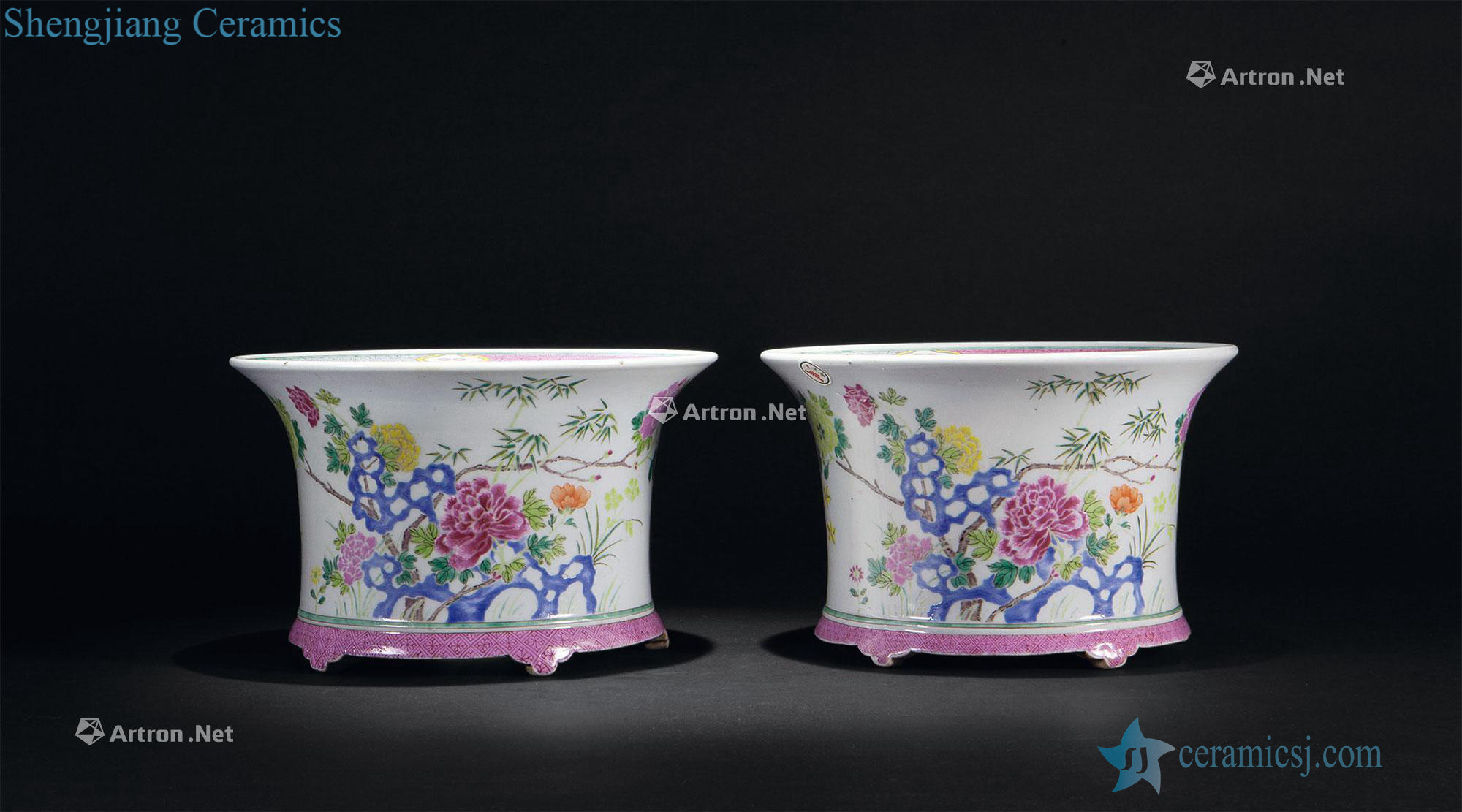 Qing qianlong Colorful hole stone basin of flower pattern (a)