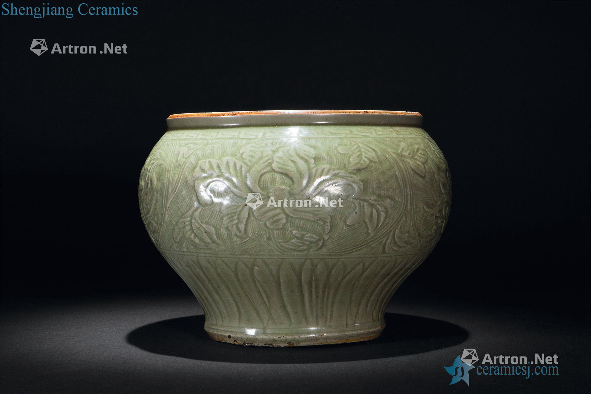yuan Longquan green glaze cut peony grains cans