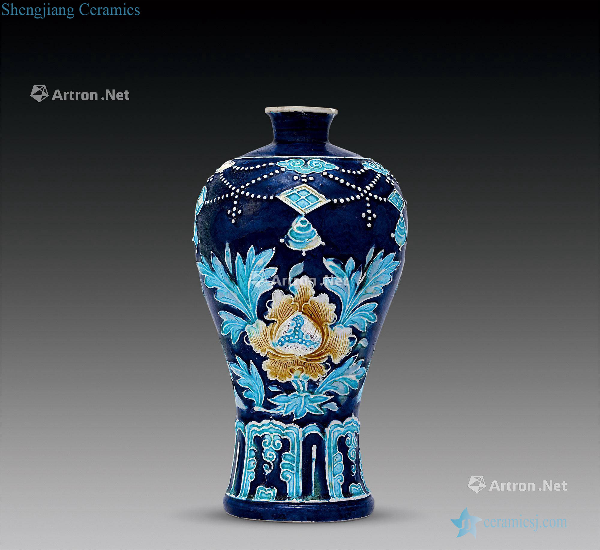 Ming dynasty Methods 璍 flower grain mei bottle