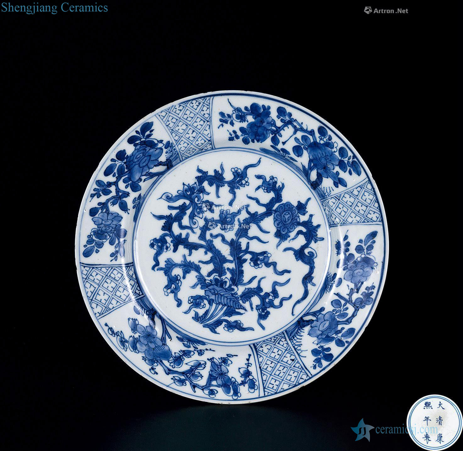 The qing emperor kangxi Blue and white medallion flower tray