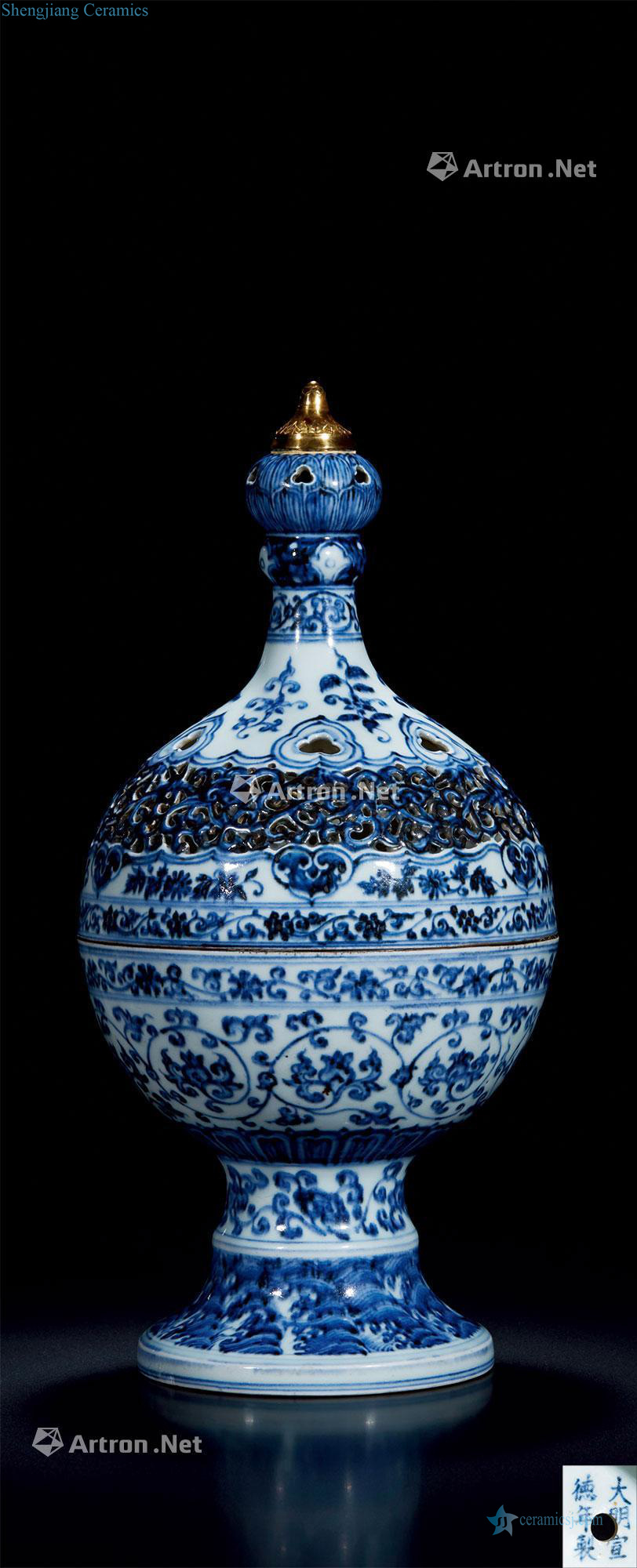 Ming xuande blue and white hollow out flowers wave grain flower