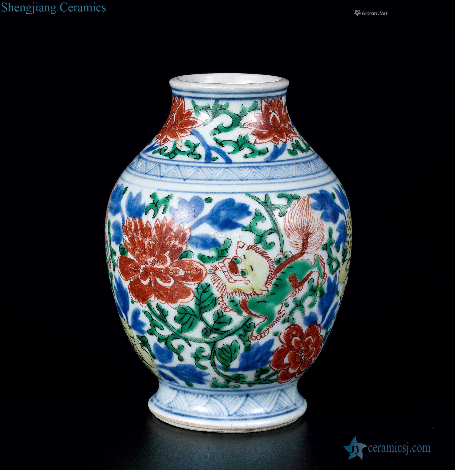 Qing shunzhi Blue and white color benevolent flower grain bottle