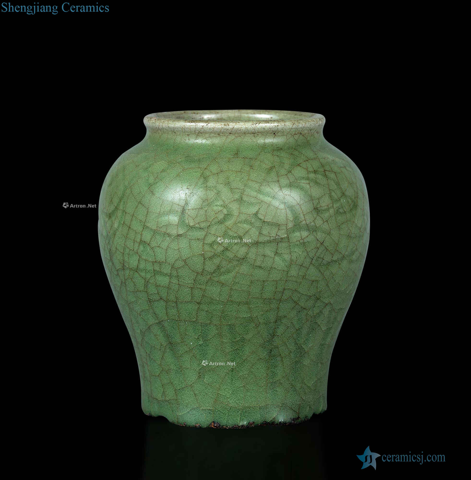 Ming Longquan celadon dark carved flower grain tank