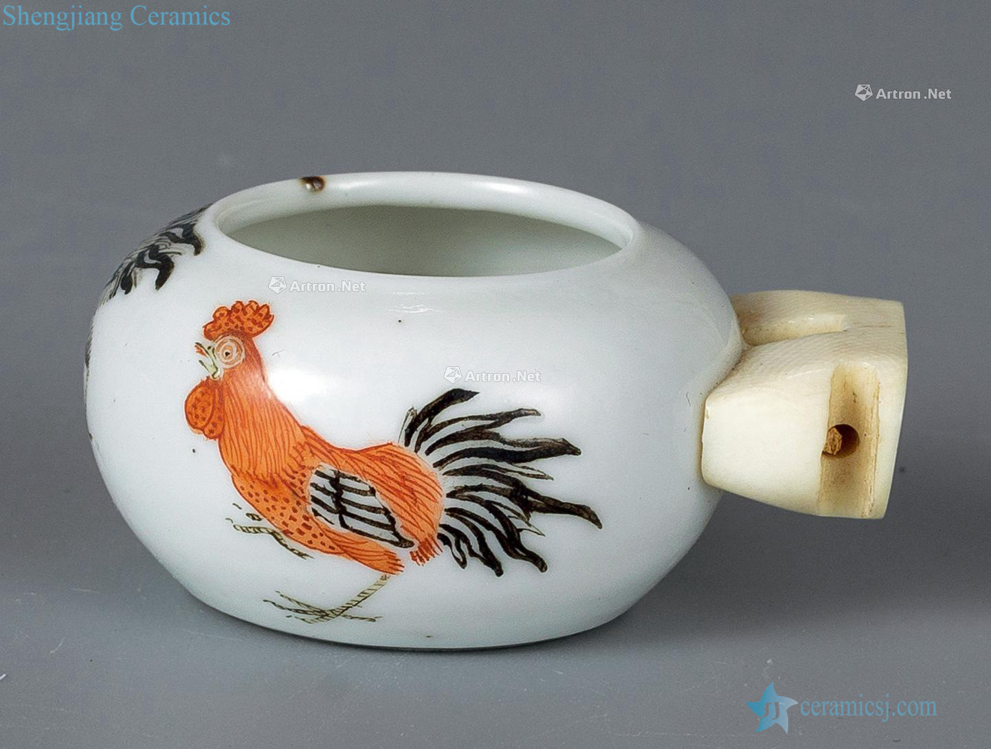 Qing qianlong pastel figure bird cylinder three chickens