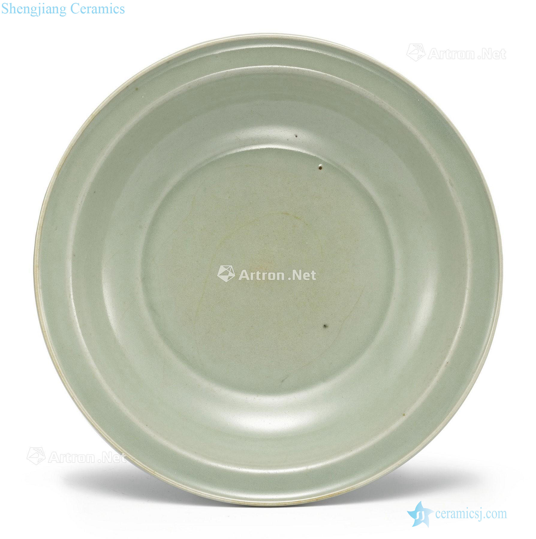 The southern song dynasty Longquan green glaze fold along the plate