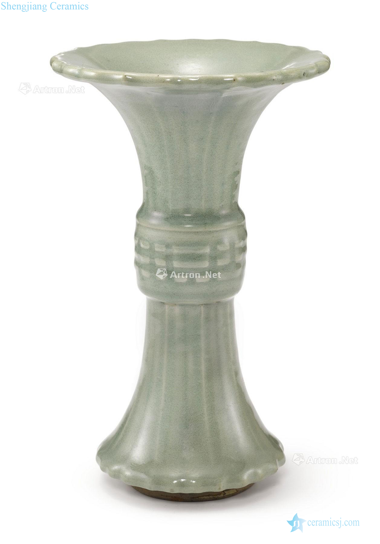 Ming Longquan green glaze gossip grain type flower vase with edges