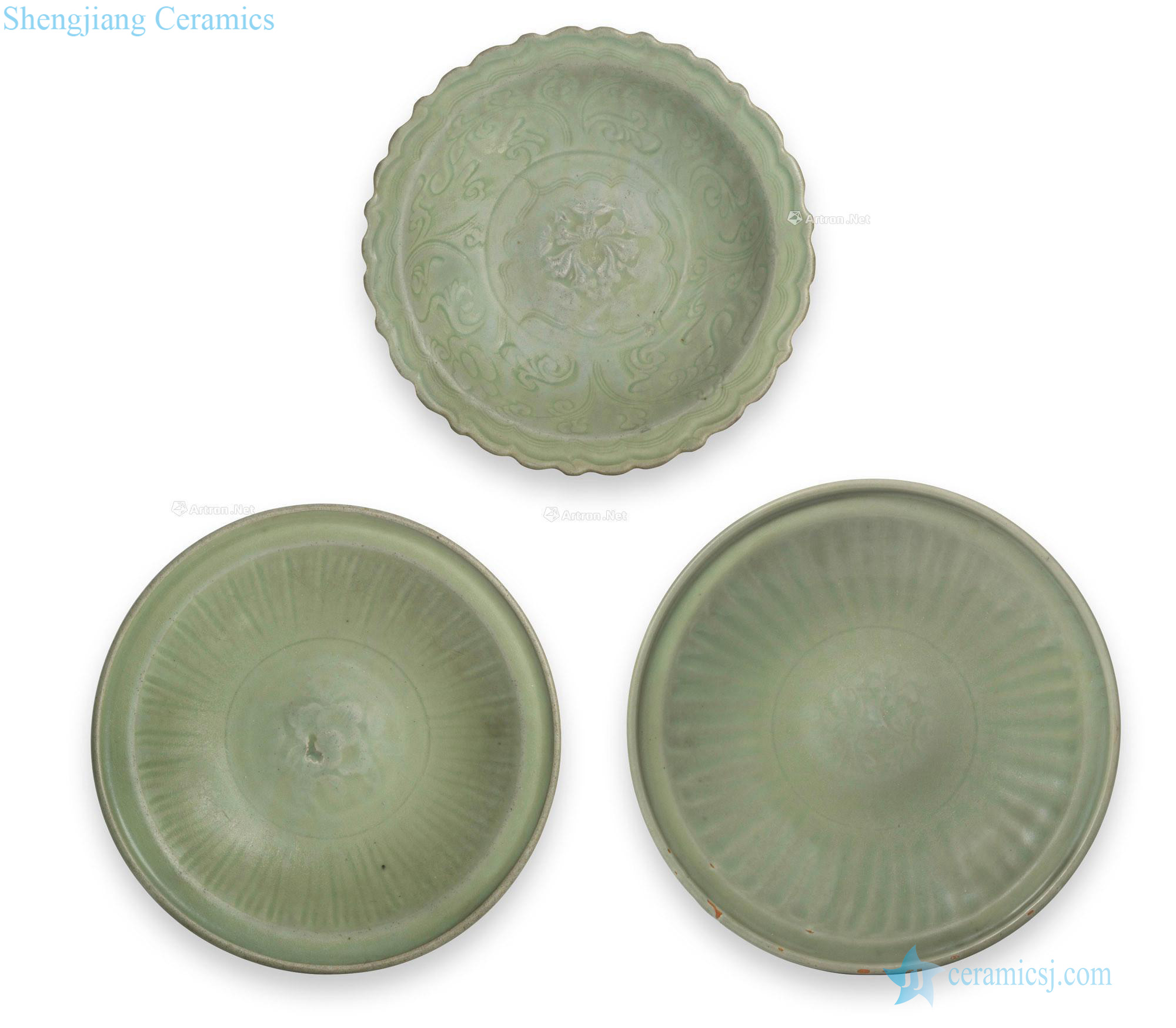 Ming Longquan green glaze decorative pattern plate (a group of three)