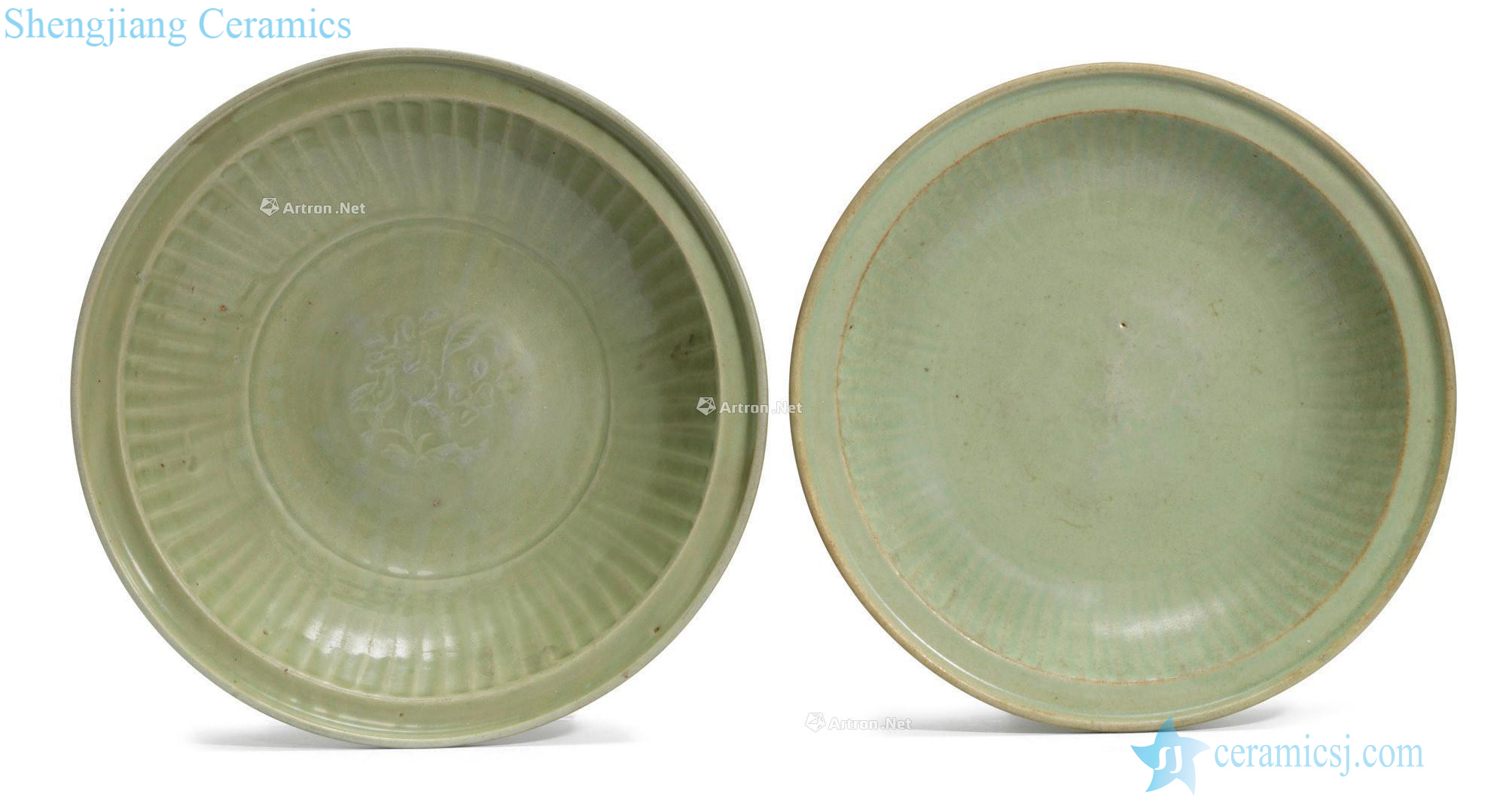Ming Longquan green glaze plate (a group of two)