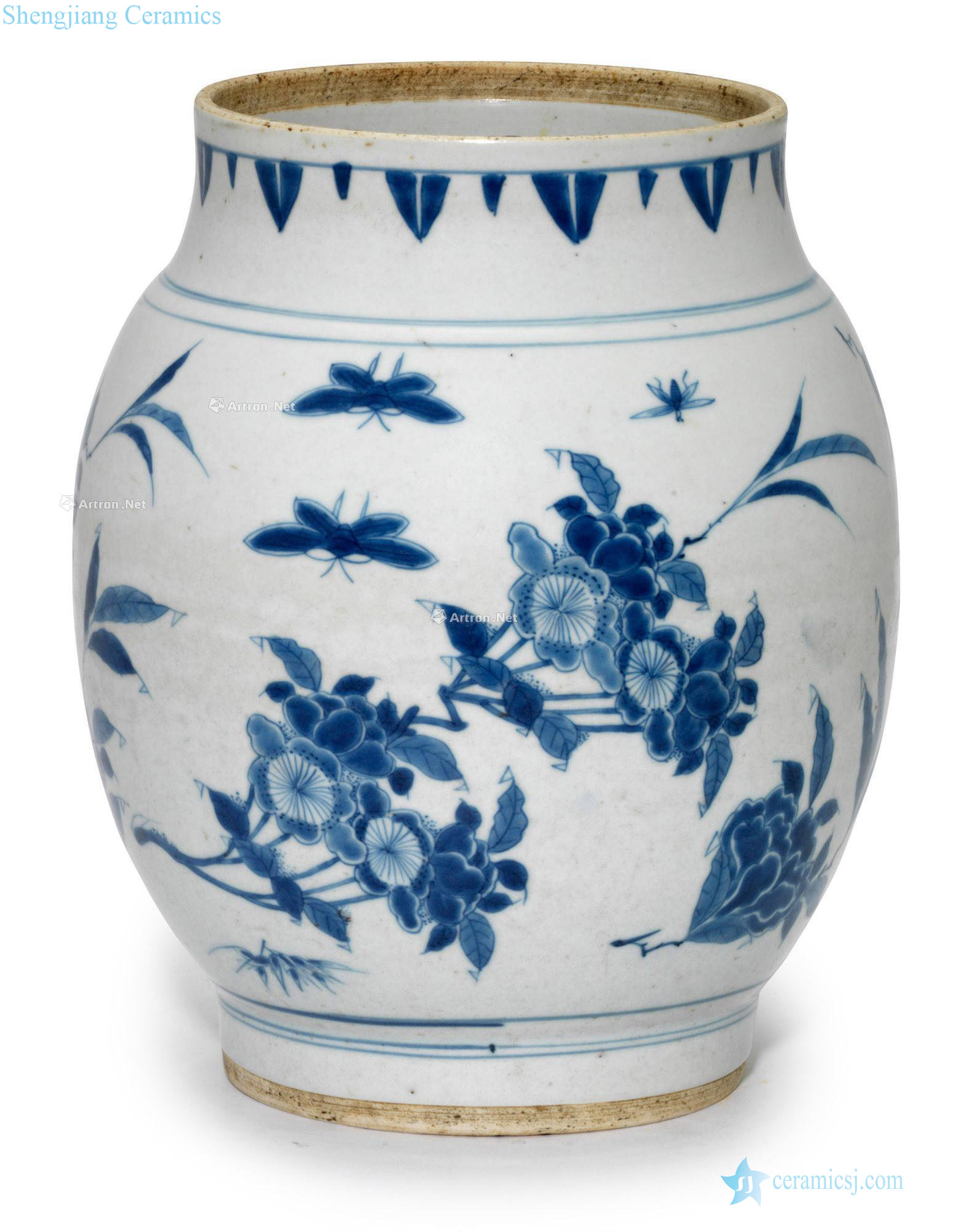 The late Ming dynasty in the 17th century at the beginning of the qing dynasty Blue and white flower butterfly tattoo cans