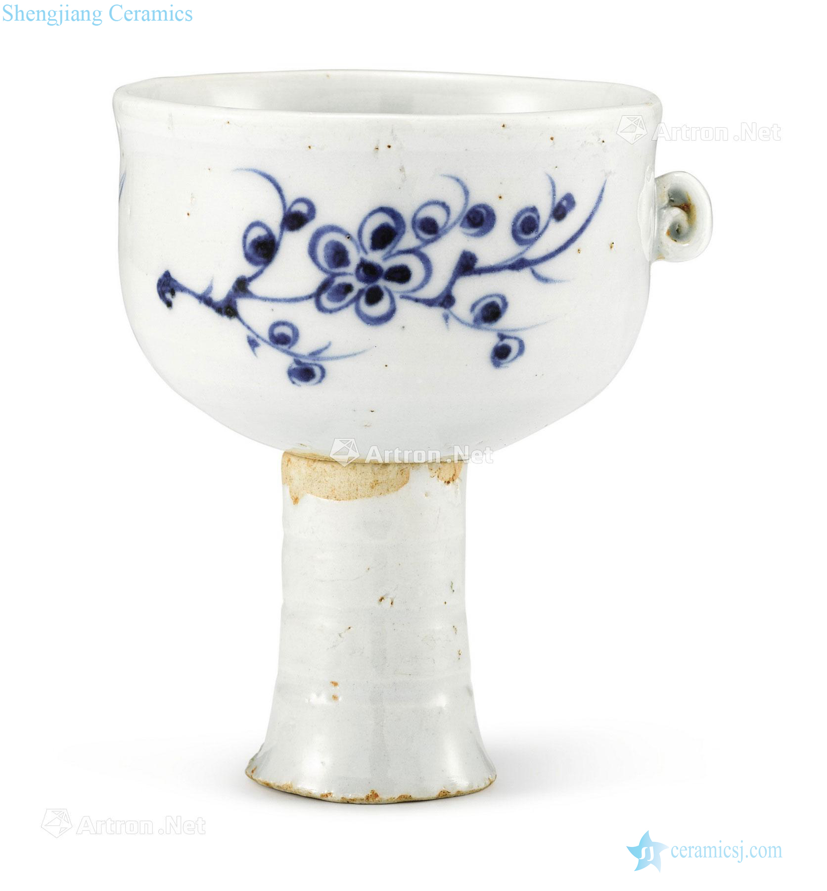 yuan Blue and white ruffled branch plum flower grain footed cup