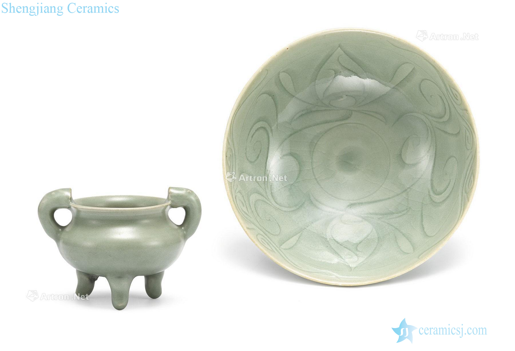 Ming and qing Longquan green glaze ears three-legged 盌 furnace and carved decorative pattern
