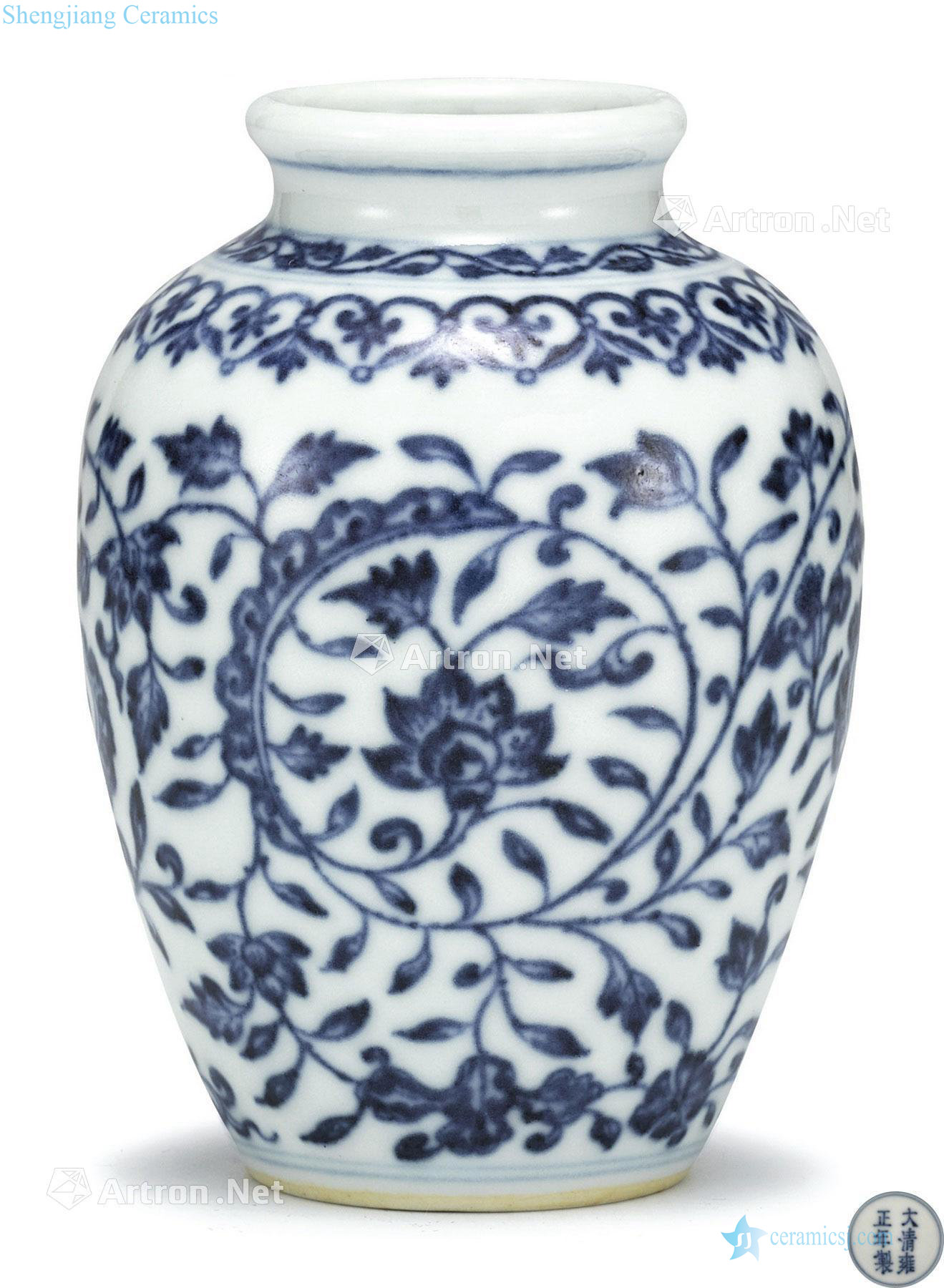 Qing yongzheng Blue and white lotus flower grain canister