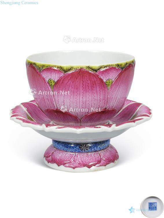 Clear pastel anaglyph lotus-shaped cup tray