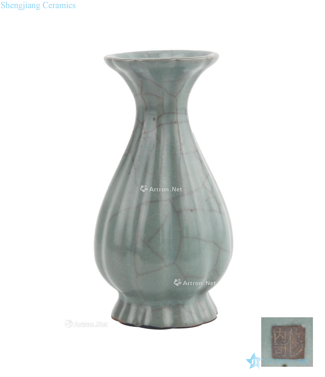 by The southern song dynasty Longquan imitation officer flower bottle mouth