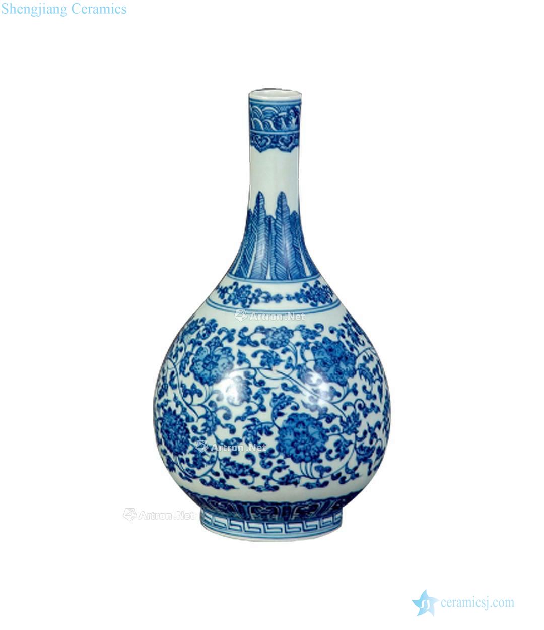 In the qing dynasty Blue and white peony hammer grain oil bottle