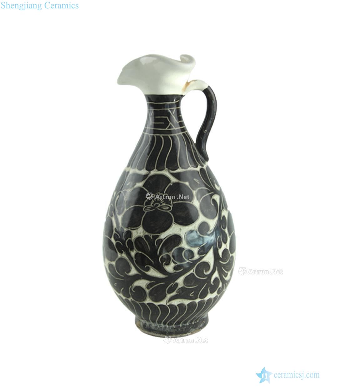 The song dynasty magnetic state kiln water color black peony grains ewer