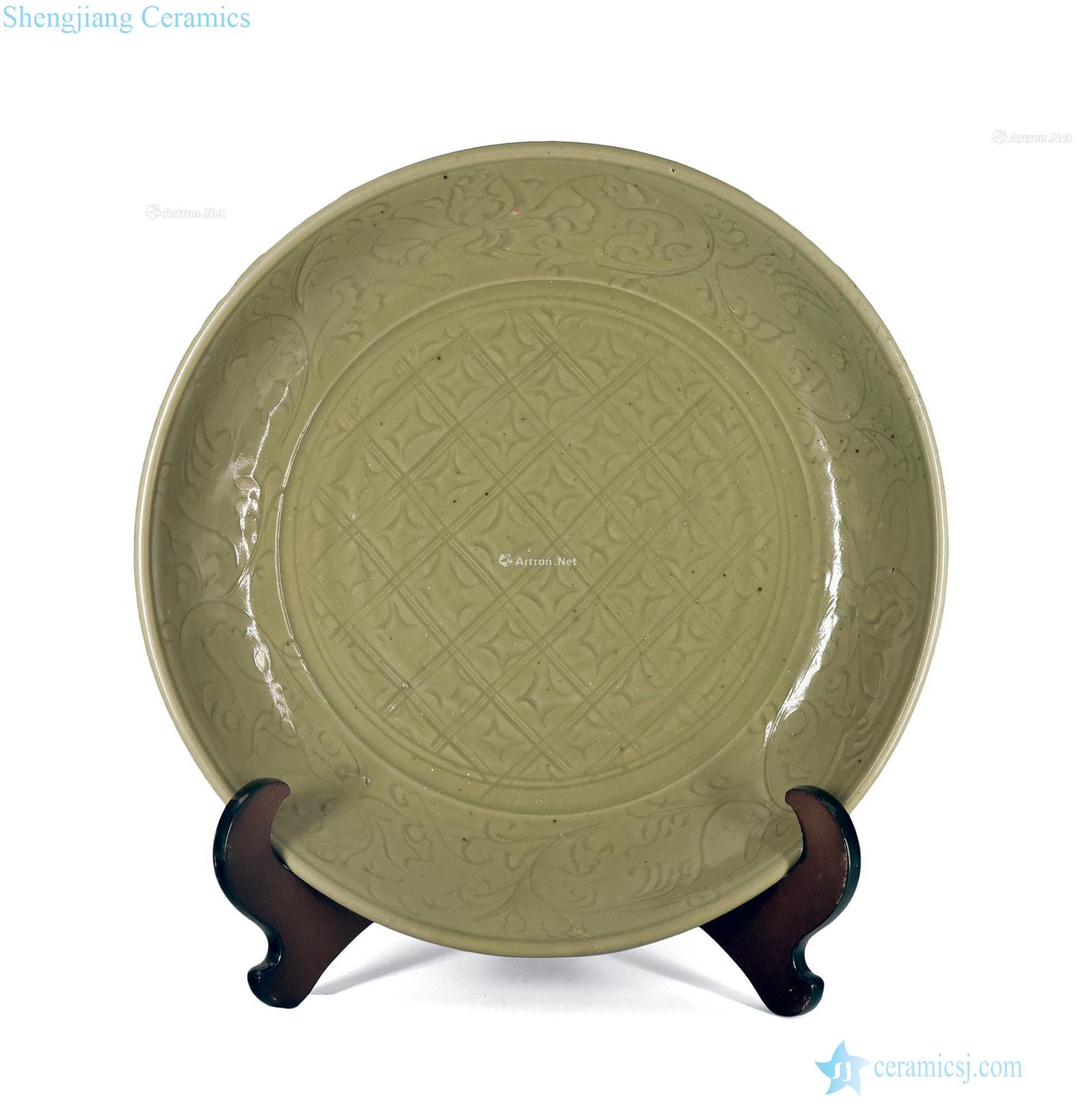 Yuan/Ming Longquan celadon green glazed carved the broader market