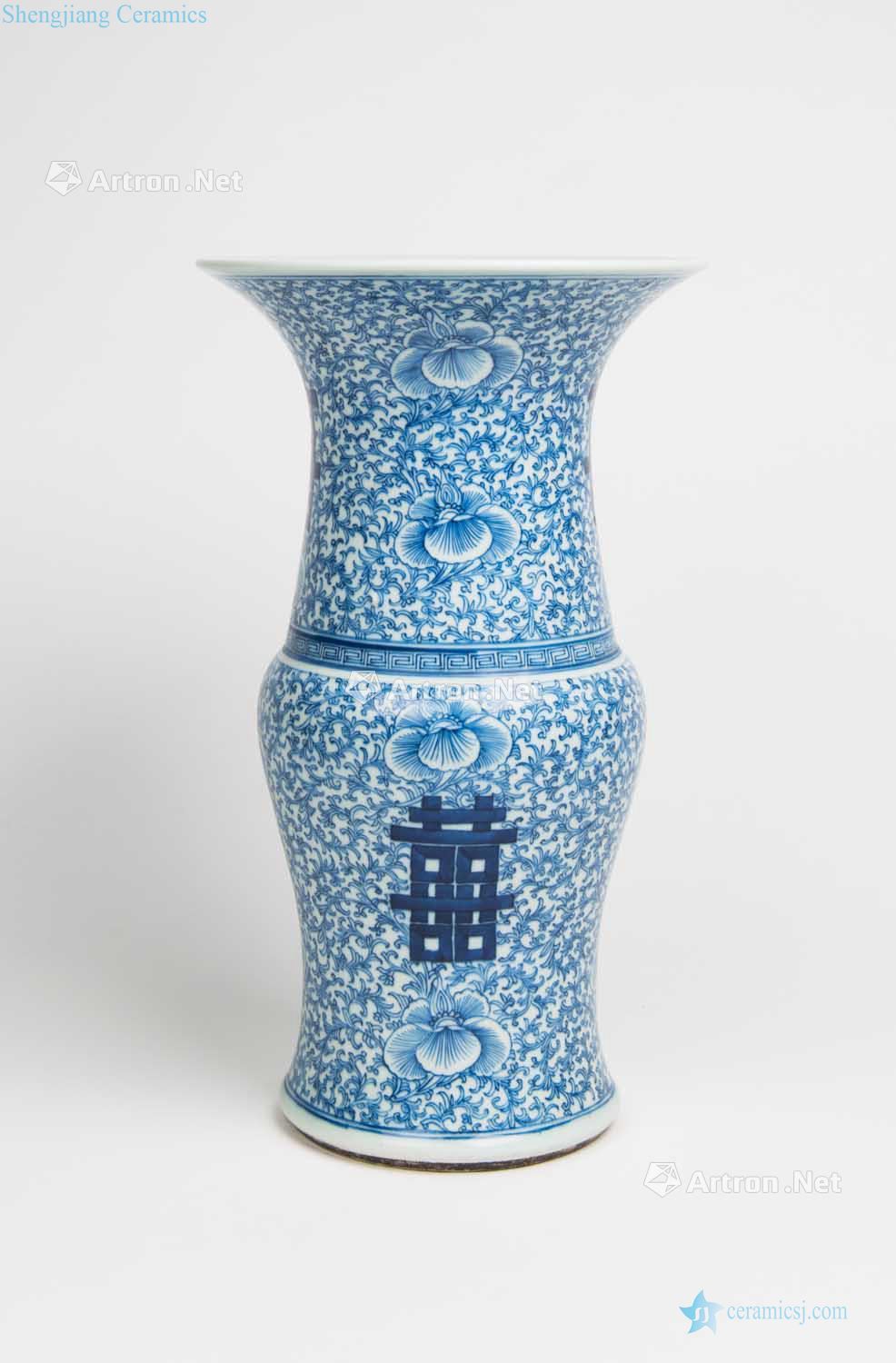 Qing dynasty in the 19th century Blue and white Chinese brake honour