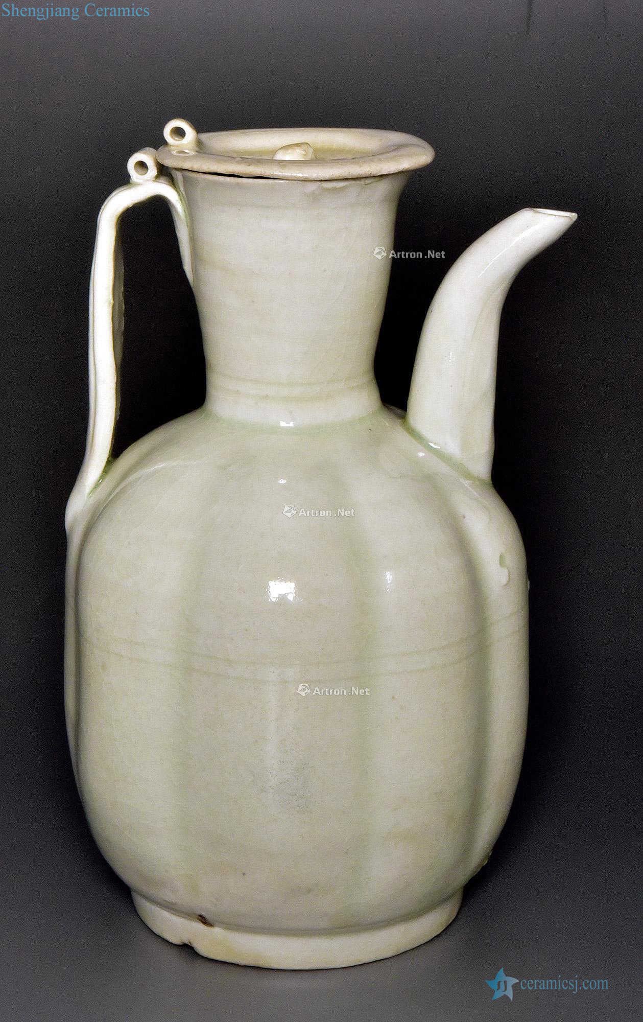 The southern song dynasty ewer green melon craft type