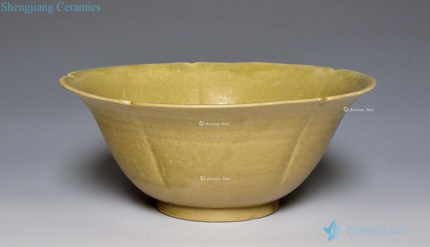 The tang dynasty kiln green glaze kwai mouth big bowl