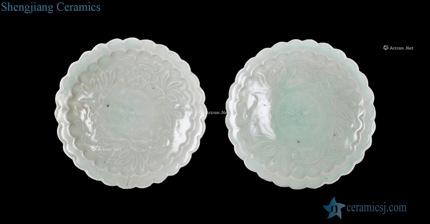 The southern song dynasty Green printing craft flower mouth tray (a)