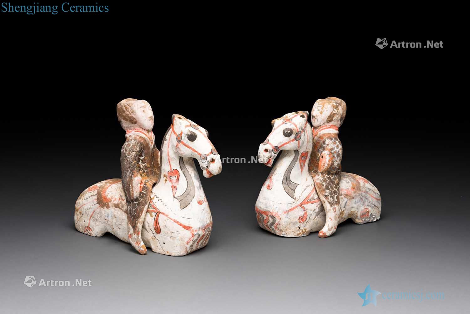 Painted pottery is riding a horse figures a pair of han dynasty