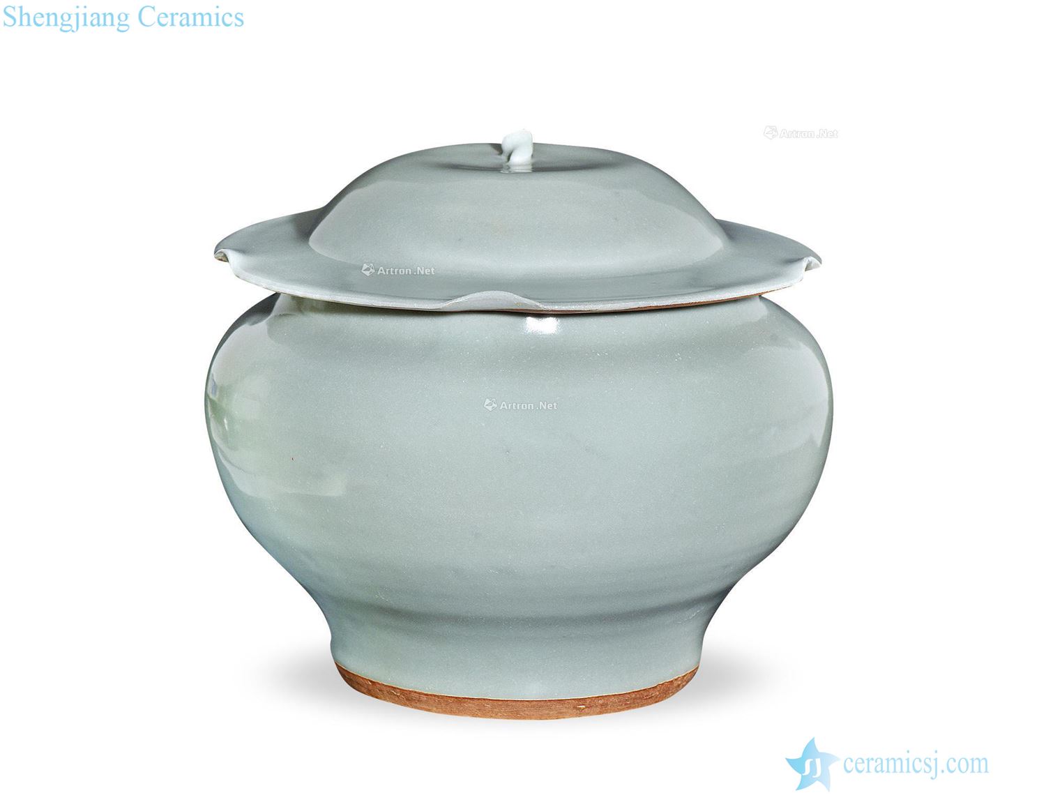 The song dynasty longquan celadon lotus leaf cover tank