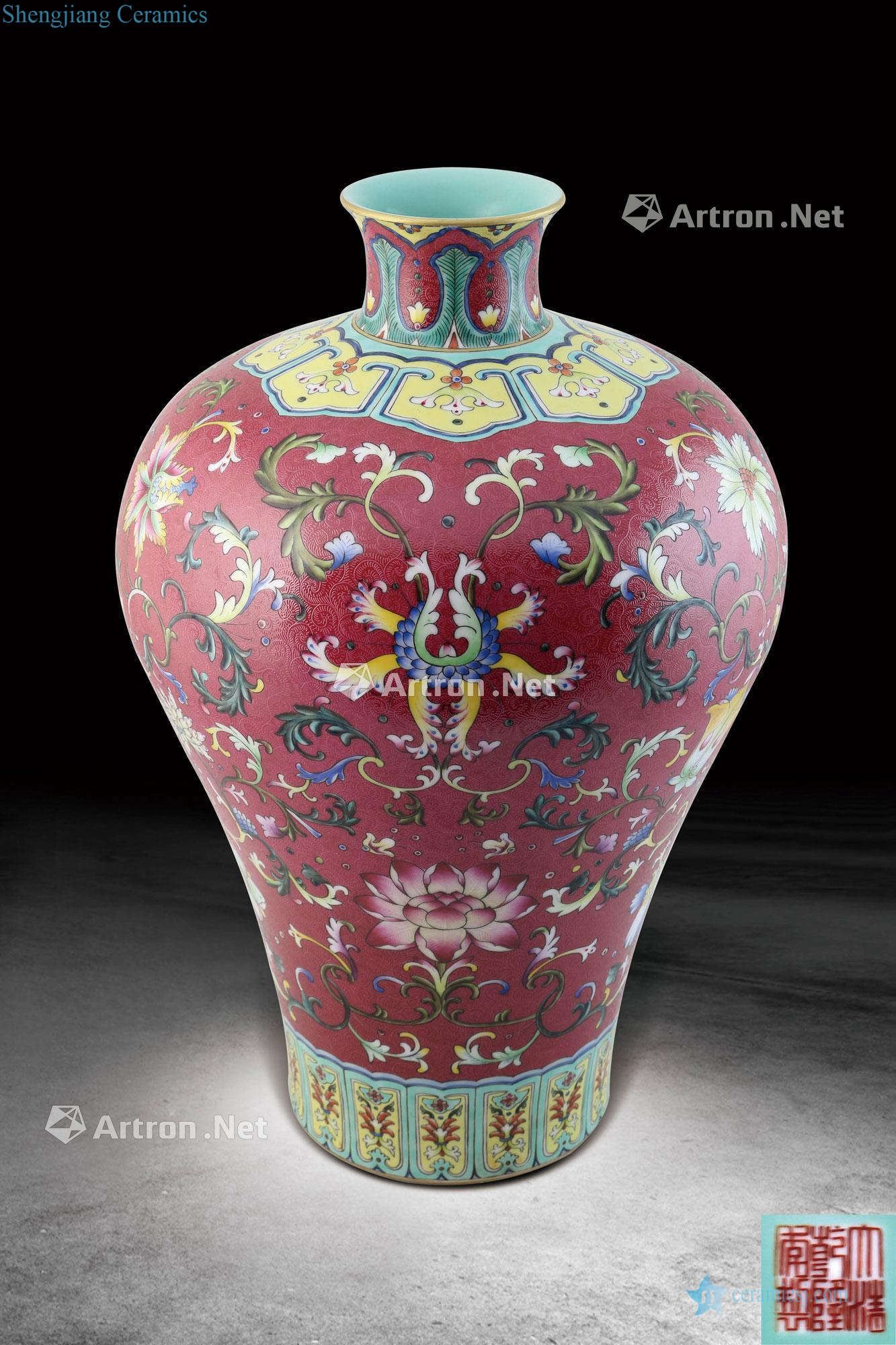 Qing qianlong pastel rolling way lotus flower grain mei bottle