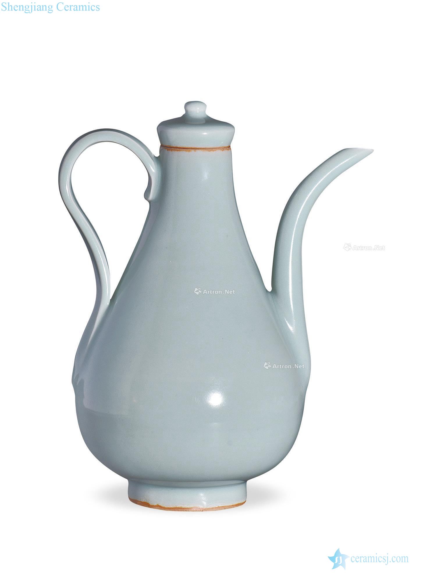 Northern song dynasty Longquan celadon with cover ewer