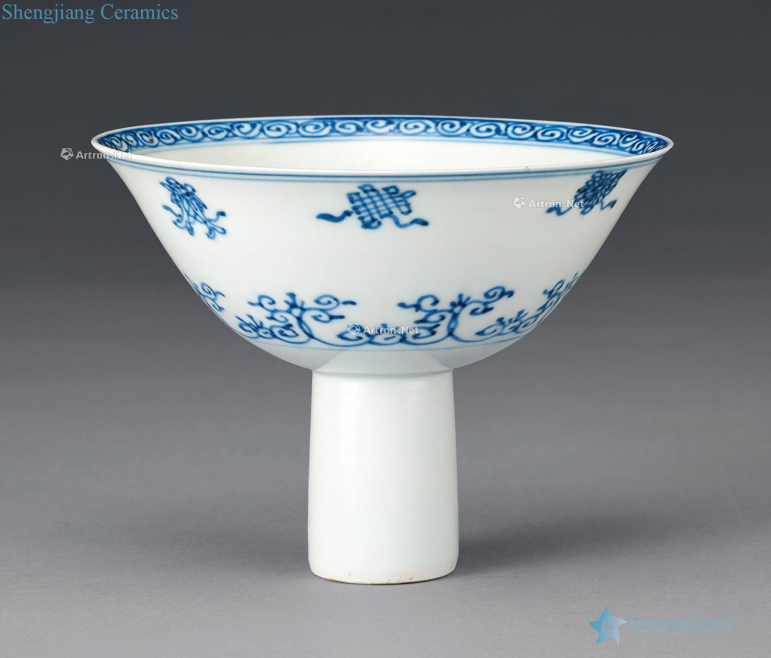 qing Blue and white sweet grain cup at once
