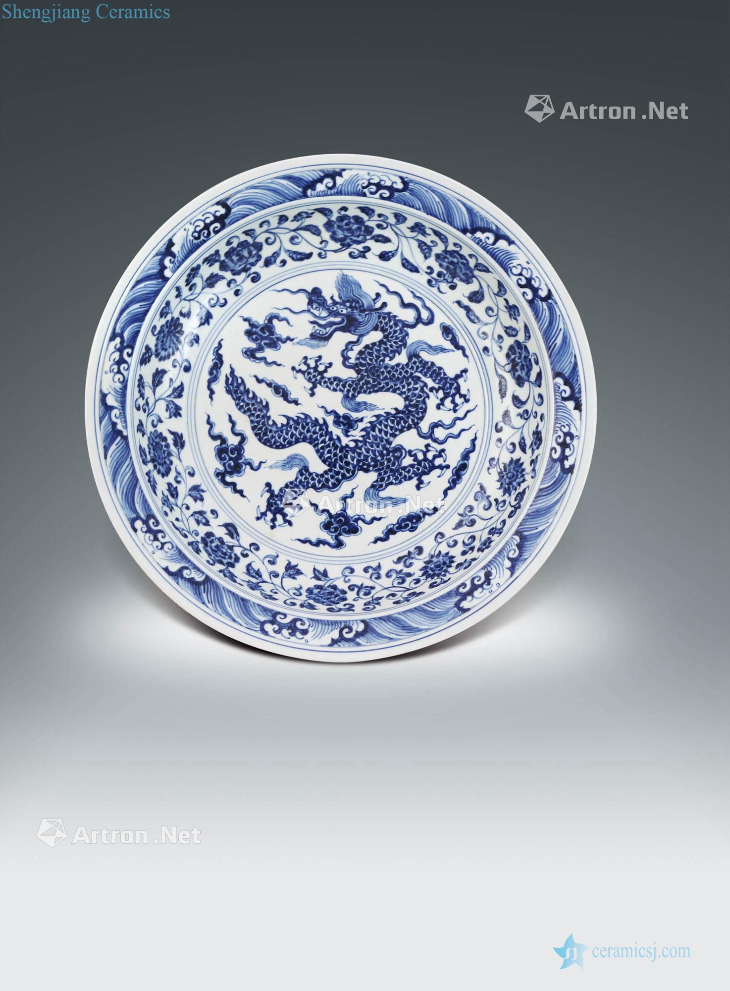 Ming xuande Blue and white dragon disc